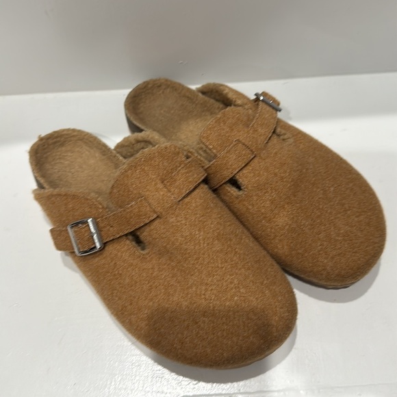 GAP slide on mules with fuzzy lining - Picture 4 of 4